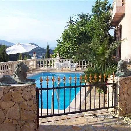 Bastide Provencal Теуль-сюр-Мер